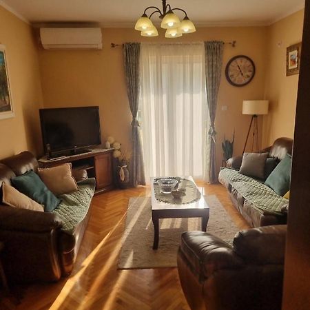Apartman Nina Kotor Luaran gambar